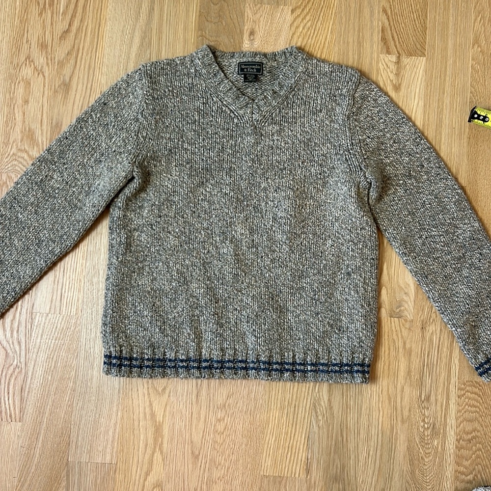 Abercrombie Sweater Wool V-neck sweater women’s